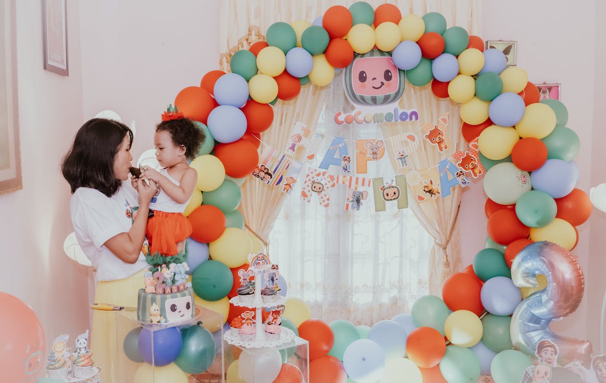 Como decorar una fiesta con globos